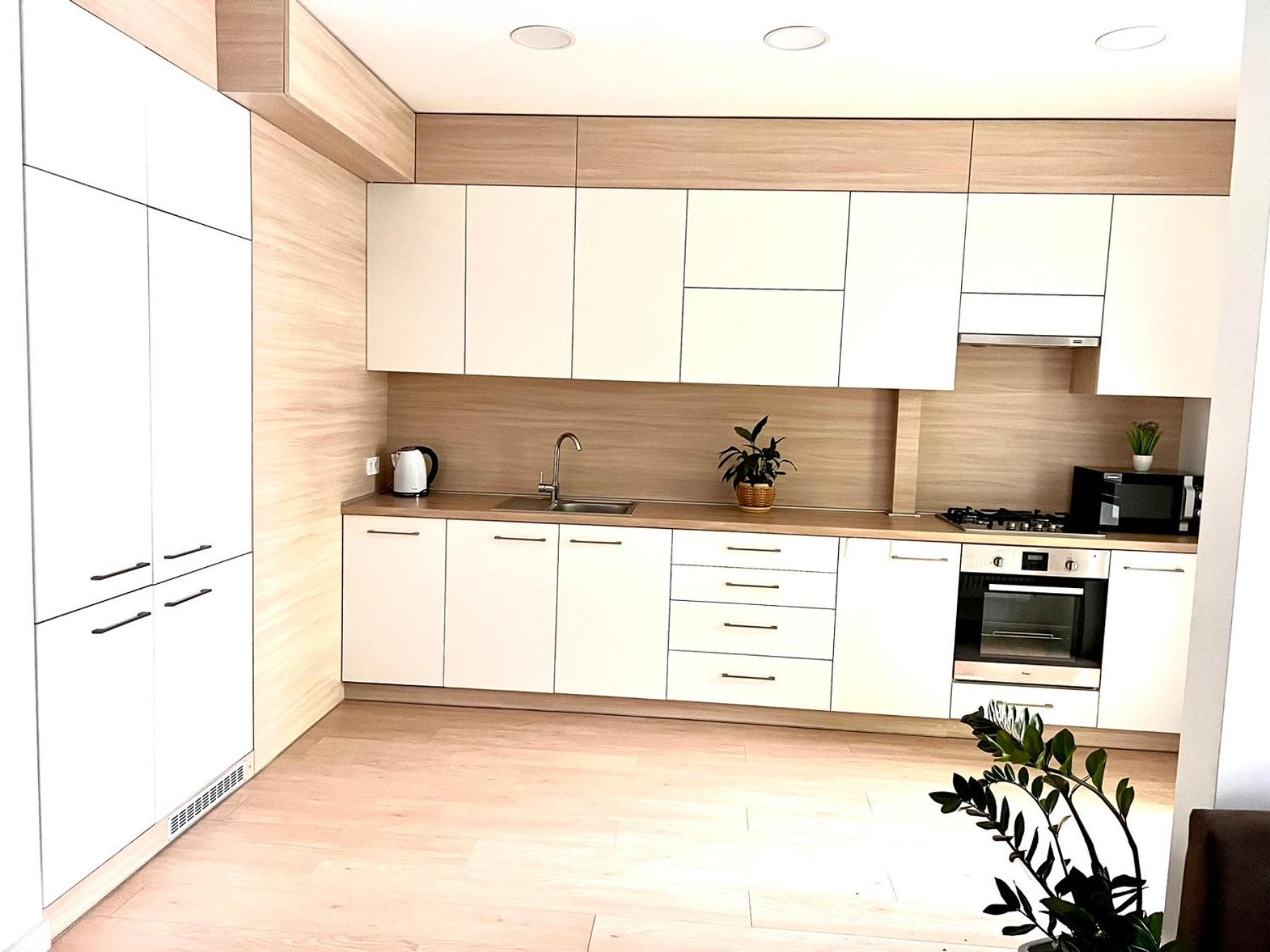 Osapart Comfortable Apartment In A Complex Great Britain Lviv Exterior foto